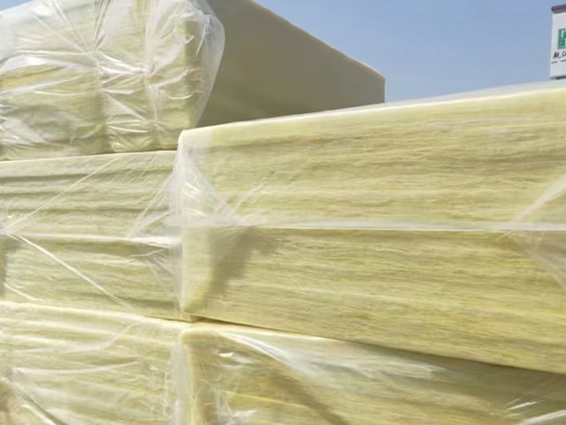 https://www.keruisteel.com/wp-content/uploads/2025/02/glass-wool-1.jpg