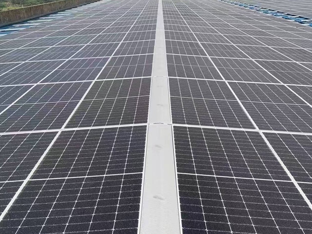 https://www.keruisteel.com/wp-content/uploads/2025/02/photovoltaic-roof-plant-6.jpg