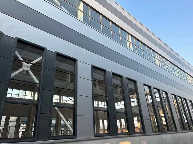 https://www.keruisteel.com/wp-content/uploads/2025/02/steel-structure-factory-2.jpg