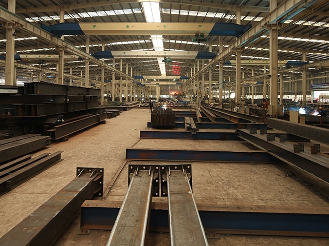 https://www.keruisteel.com/wp-content/uploads/2025/02/steel-structure-workshop-3.jpg