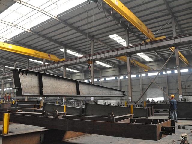 https://www.keruisteel.com/wp-content/uploads/2025/02/steel-structure-workshop-4.jpg